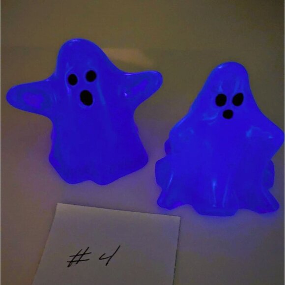 Glow-in-the-Dark Ghosts Set of 2 Purple to Blue 3" Tall Handcrafted Resin NEW - Picture 5 of 9